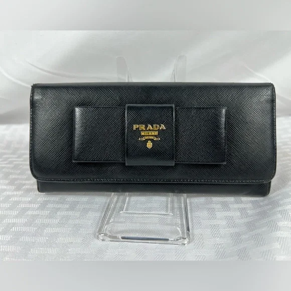 1057: Prada Black Saffiano Leather Bow Wallet – Made in Italy - Picture 1 of 16
